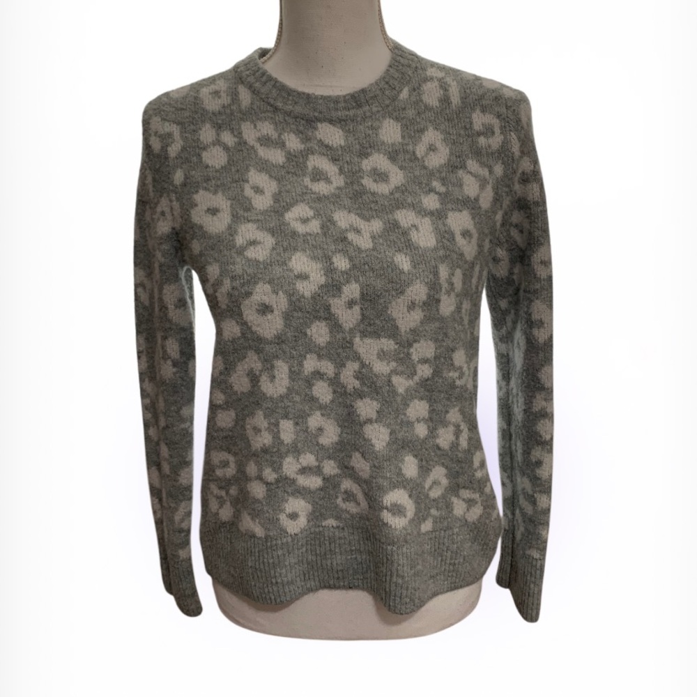 Old Navy Gray and White Leopard Crewneck Sweater